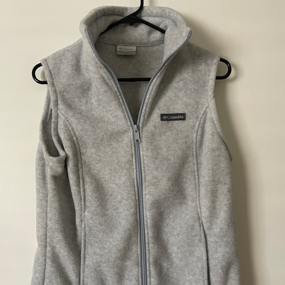 Columbia Women's Light Gray Fleece Vest